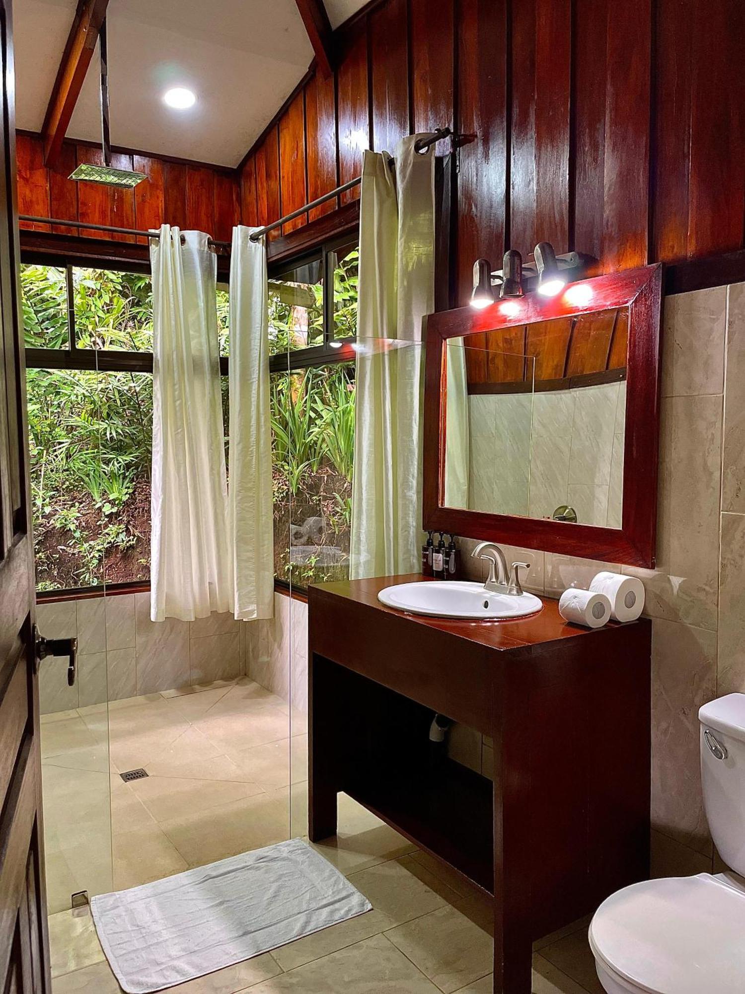 Heliconias Rainforest Lodge Bijagua Luaran gambar